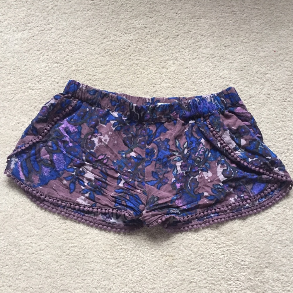 Flowey shorts
